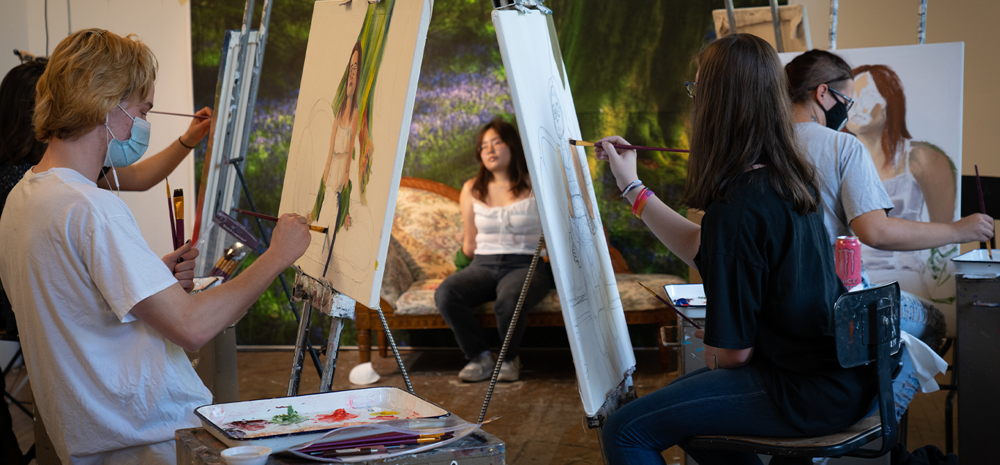 教授George Williams encourages his students to create art from life, as well as to find their own style.