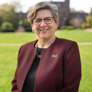 1986年的罗伯塔·“博比”·科尔达诺是2016年被任命为加劳德特大学校长的第一位聋女。来源:加劳德特大学
