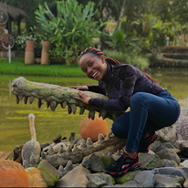 Ariane是在卢旺达，和她的家人一起享受
