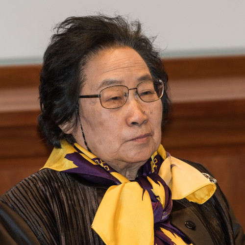 屠呦呦，诺贝尔医学奖得主，2015年12月在斯德哥尔摩