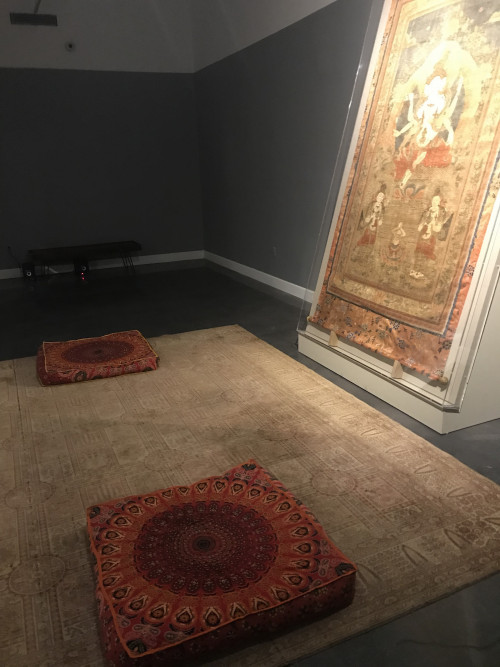 回心李吗?21人参观了赖特博物馆(Wright Museum)举办的关于西藏佛教偶像唐卡的展览。