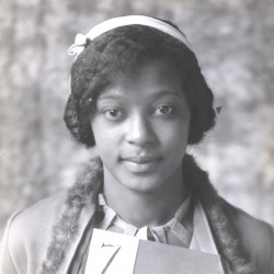 Velma Bell Hamilton的新生身份证照片，1926