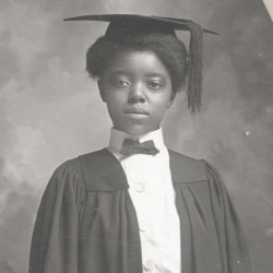 格蕾丝·欧斯莉，第一位进入伯洛伊特学院并毕业的非裔美国女性。
