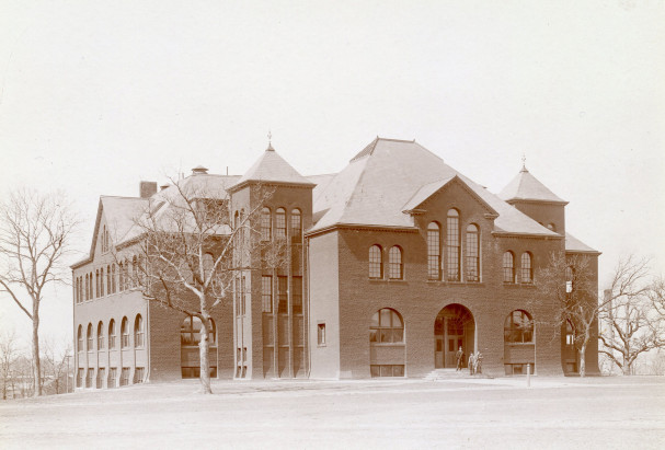 19世纪90年代的皮尔森科学大厅