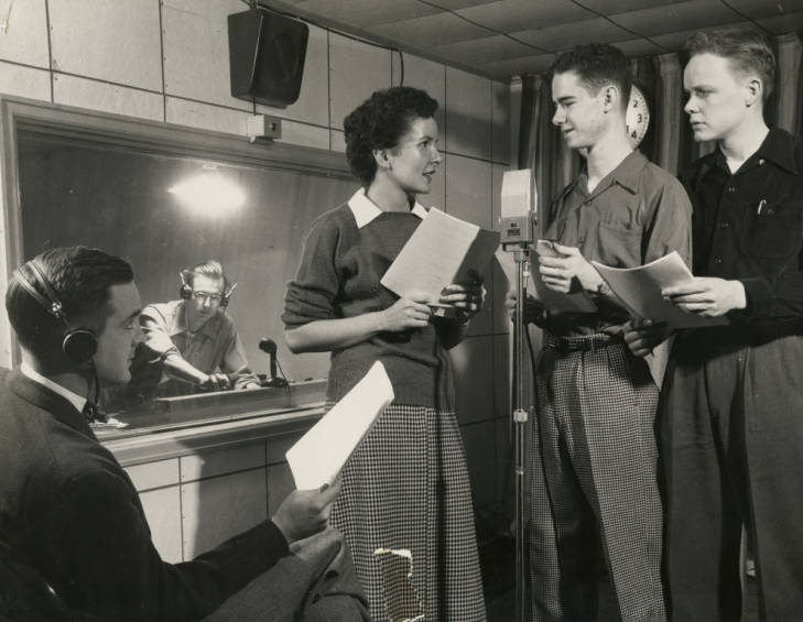 20世纪50年代学生表演广播剧