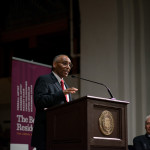 Weissberg椅Eskinder Negash是美国难民和移民委员会（USCRI）全球委员会（USCRI）的高级副总裁副总裁（USCRI）提出了他的主题演讲。