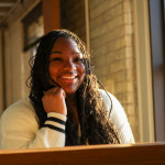 23岁的贾达·丹尼尔(Jada Daniel)希望她的奖学金能够支持和关注有色人种社区。