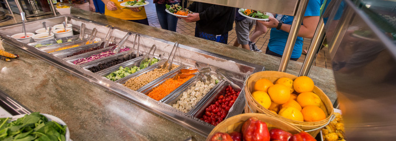 A wide variety of locally sourced food choices offered fresh daily in the Commons dining hall.