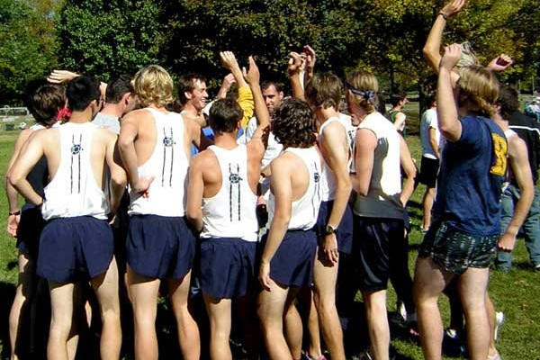 男子越野队2005年在老英格兰起跑线。