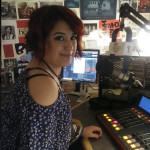 2019年，Ericka Corral ' 22在Beloit主持电台节目。