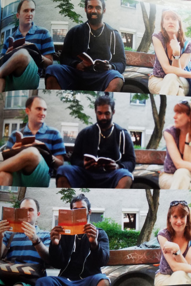 Alen Keric和Athi Selvendran与Amy Sarno坐在布达佩斯的长椅上。沙诺问:“你有……