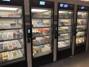各种各样的食物和宿舍用品都可以在Powerhouse的自动售货机里买到。