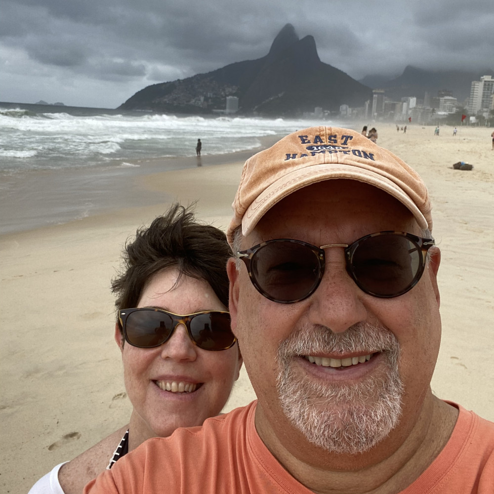 Michael Rosen？74已婚Vivian Manasse的Rio de Janeiro，巴西2019年7月。Rosen是Managin ...