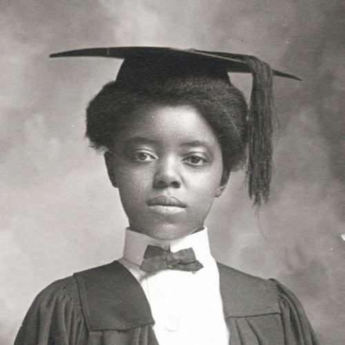 Grace Osley成为1904年的学院第一个黑人女子毕业。